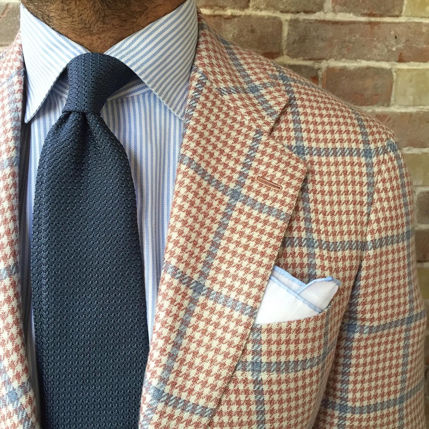 Burgundy and Navy Houndstooth Six-Fold Silk Tie